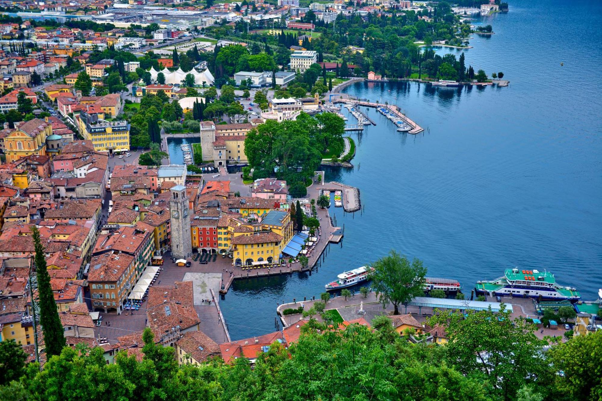Casa Azzurra 150Mt From Lake - Happy Rentals Riva del Garda Bagian luar foto